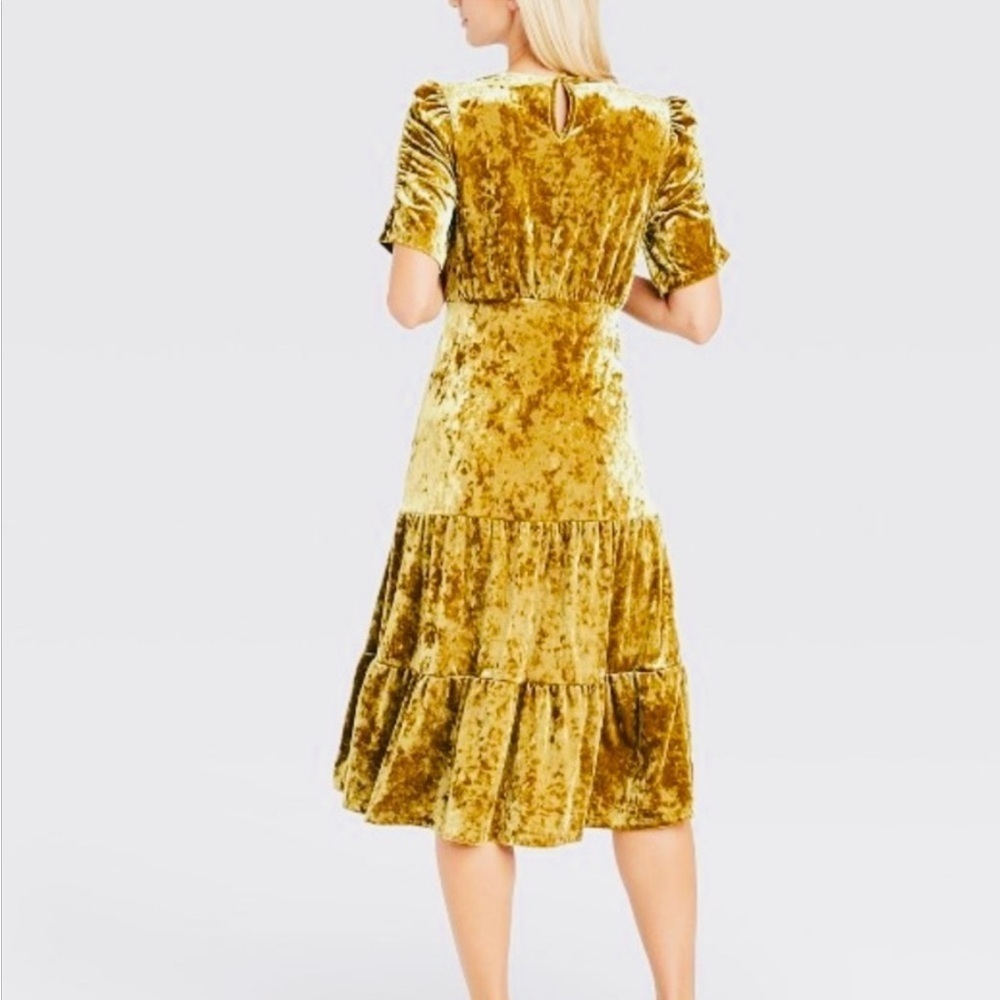 Who What Wear Gold Crushed Velvet Ruched Sleeve Dress - Picture 9 of 10